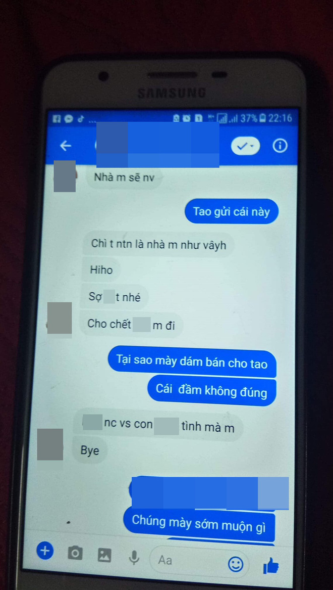 Đặt mua váy hoa thướt tha nhận ngay sản phẩm cứng ngắc nhăn nhúm, cô gái phản ánh còn bị shop mắng chửi và chặn Facebook