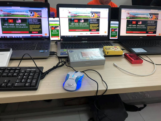Ảnh chế nỗi khổ khi săn vé online trận chung kết Việt Nam - Malaysia