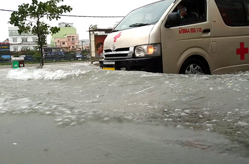 Đà Nẵng ngập trở lại sau 10 giờ nước rút