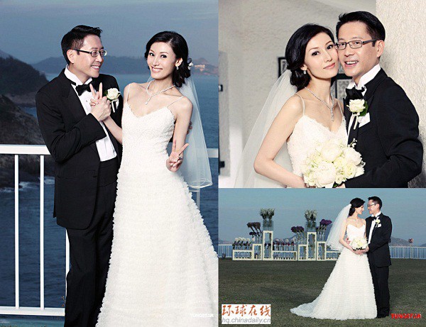 Hoa hậu đẹp nhất lịch sử Lý Gia Hân khóc đỏ mắt, nắm chặt tay con trai trong lễ tang bố chồng tài phiệt Hoa hậu đẹp nhất lịch sử Lý Gia Hân khóc đỏ mắt, nắm chặt tay con trai trong lễ tang bố chồng tài phiệt