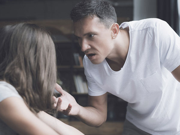 Xin tiền để góp phần sang cát cho bố, chồng nói một câu khiến tôi uất ức xấu hổ với người đã mất