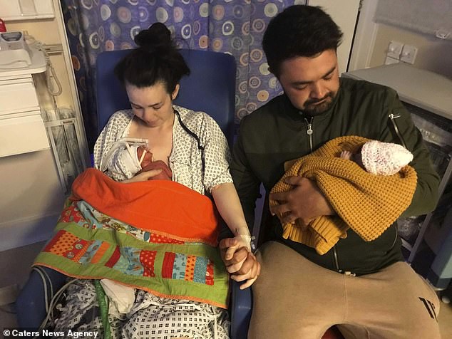 Sinh đôi nhưng chỉ 1 bé sống sót, bà mẹ đã làm một việc lạ đời để con ở bên mình suốt 2 tuần