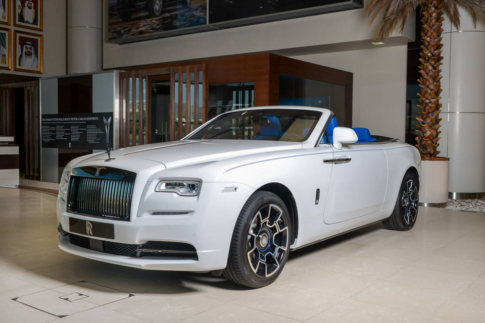 Rolls-Royce Dawn phối màu độc đáo ở Abu Dhabi