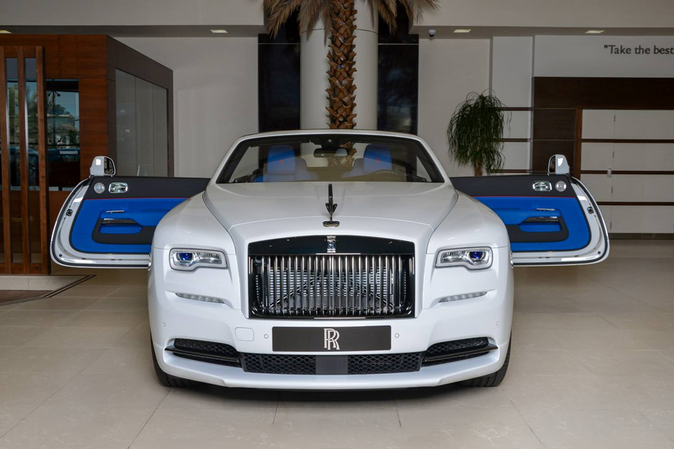 Rolls-Royce Dawn phối màu độc đáo ở Abu Dhabi