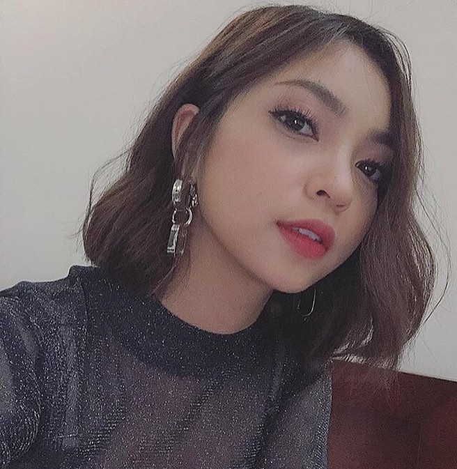 Nhờ hiệu ứng từ người yêu, bạn gái Quang Hải bất ngờ xuất hiện trên báo Thái