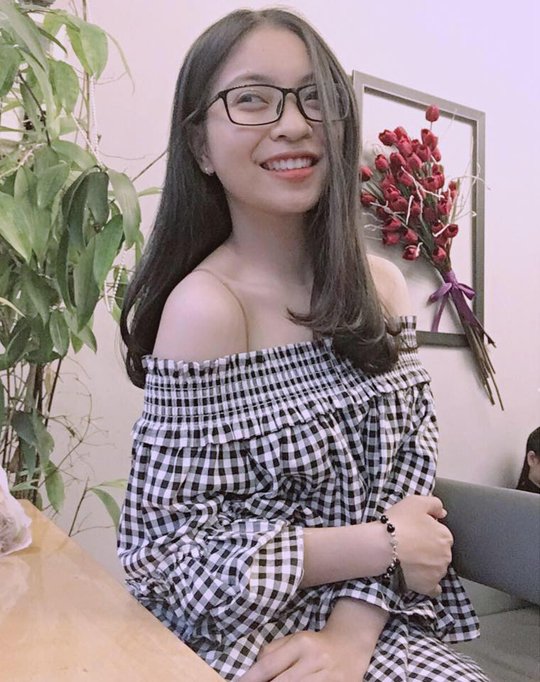 Nhờ hiệu ứng từ người yêu, bạn gái Quang Hải bất ngờ xuất hiện trên báo Thái