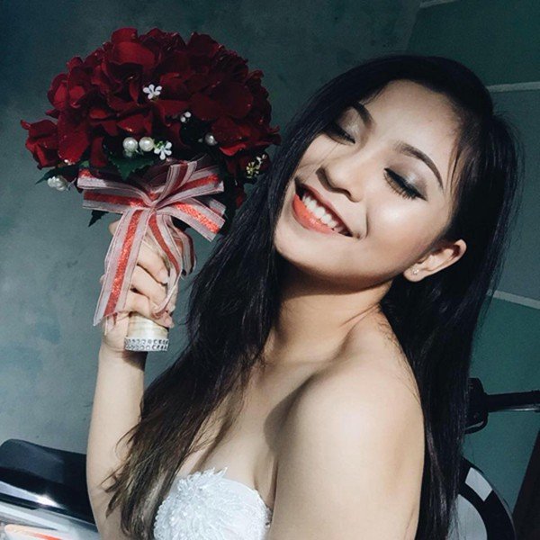 Nhờ hiệu ứng từ người yêu, bạn gái Quang Hải bất ngờ xuất hiện trên báo Thái