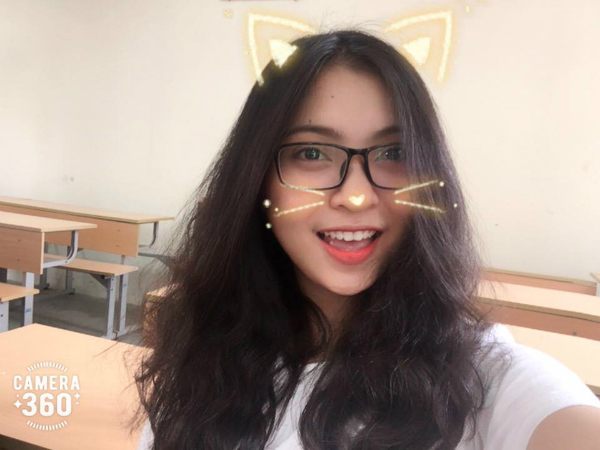 Nhờ hiệu ứng từ người yêu, bạn gái Quang Hải bất ngờ xuất hiện trên báo Thái