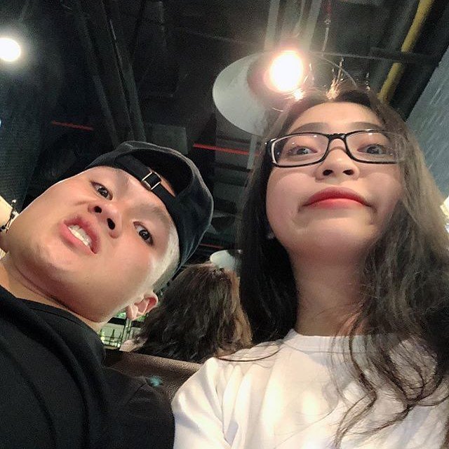 Nhờ hiệu ứng từ người yêu, bạn gái Quang Hải bất ngờ xuất hiện trên báo Thái