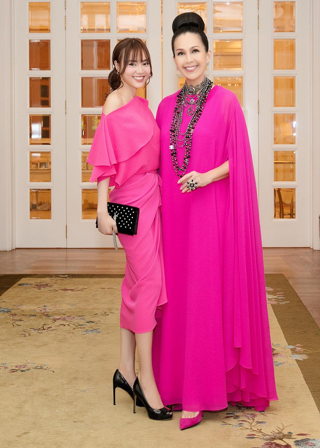 Ông xã doanh nhân hiếm hoi lộ diện, tình tứ hết cỡ cùng Diễm My trong tiệc sinh nhật tròn 56 tuổi Ông xã doanh nhân hiếm hoi lộ diện, tình tứ hết cỡ cùng Diễm My trong tiệc sinh nhật tròn 56 tuổi