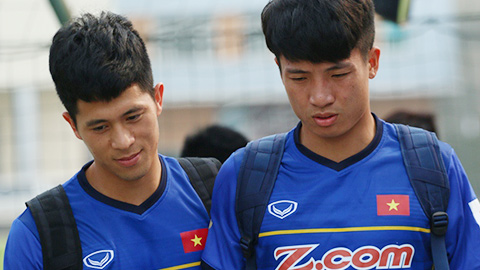 Nhìn đi nhìn lại, đội tuyển Việt Nam cũng có nhiều cặp đôi tình bể bình khiến fan tích cực đẩy thuyền