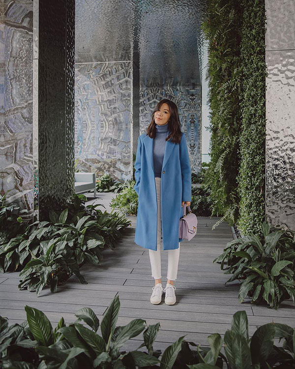 Áo len cổ lọ + áo khoác dạ: Combo xưa như trái đất đang được các quý cô sành mốt ưu ái hết mực