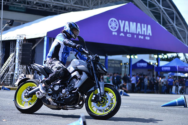 Yamaha MT-09 chính hãng về Việt Nam, giá 299 triệu đồng