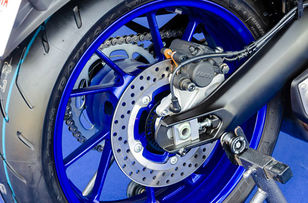 Yamaha MT-09 chính hãng về Việt Nam, giá 299 triệu đồng