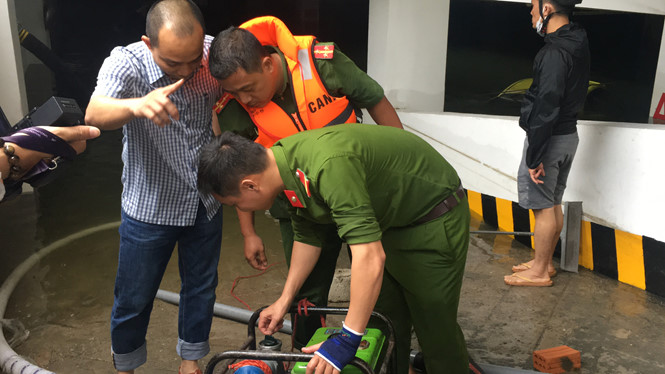 Chủ xế hộp bị đuối nước ở Đà Nẵng liều mình bơi trong hầm để giải cứu