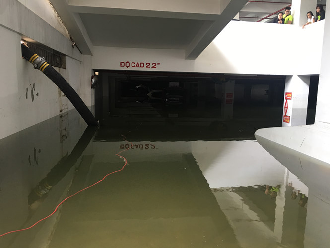 Chủ xế hộp bị đuối nước ở Đà Nẵng liều mình bơi trong hầm để giải cứu