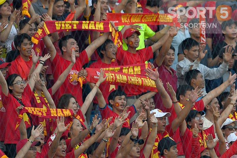 Bóng ma hooligan và nỗi ám ảnh trong văn hóa cổ vũ của CĐV Việt Nam