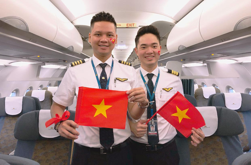 CĐV ùn ùn sang Malaysia trước giờ đấu chung kết AFF Cup