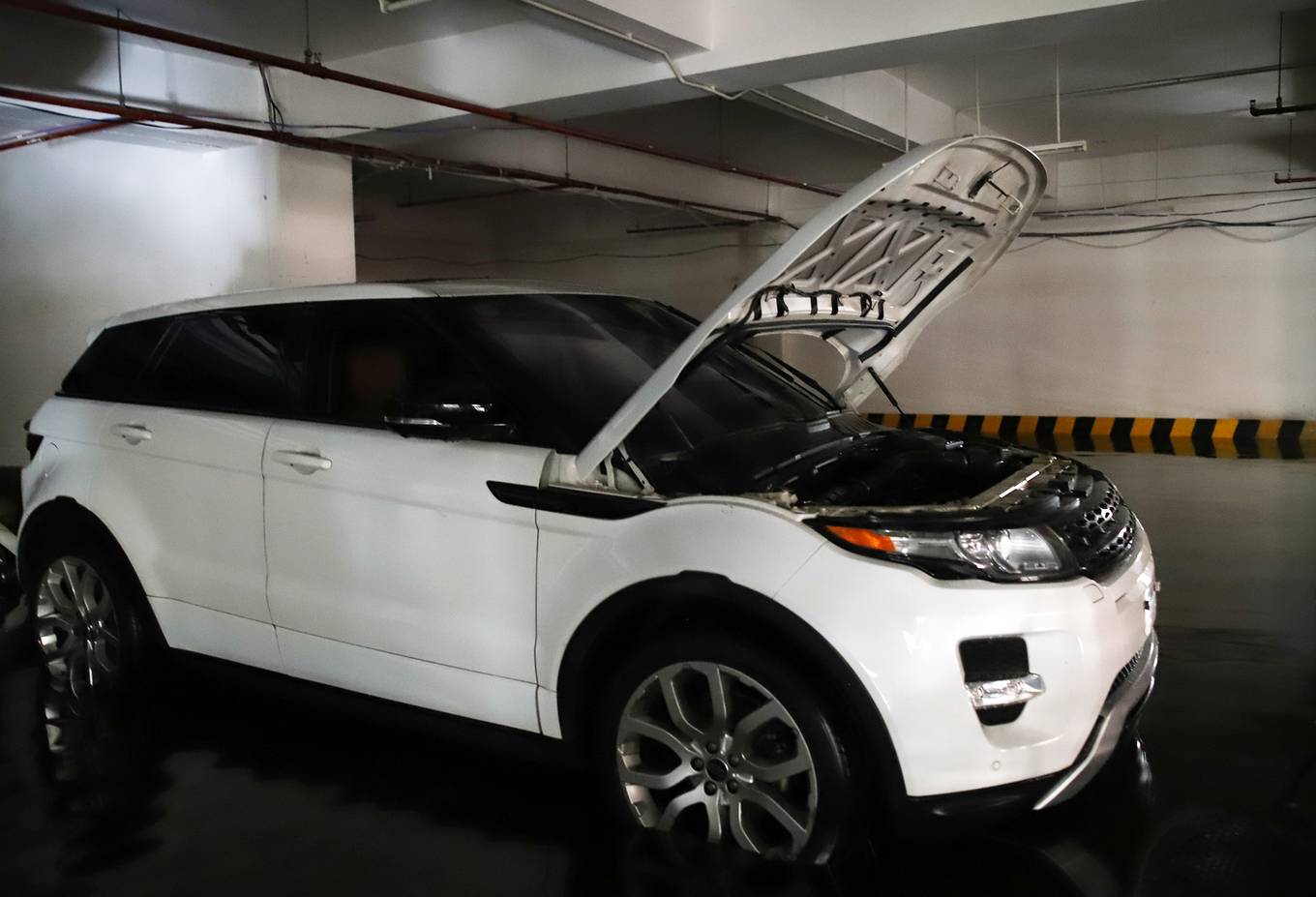 13 ôtô được cứu sau ba ngày chìm dưới nước