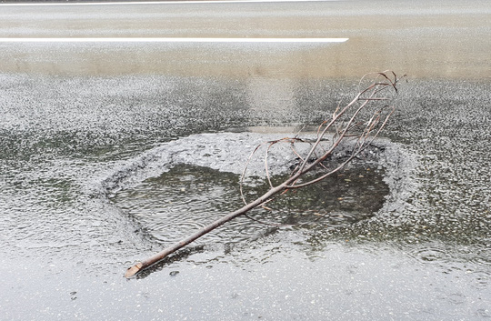 Sau mưa lớn, đường cao tốc Đà Nẵng – Quảng Ngãi 34.500 tỉ đầy ổ gà