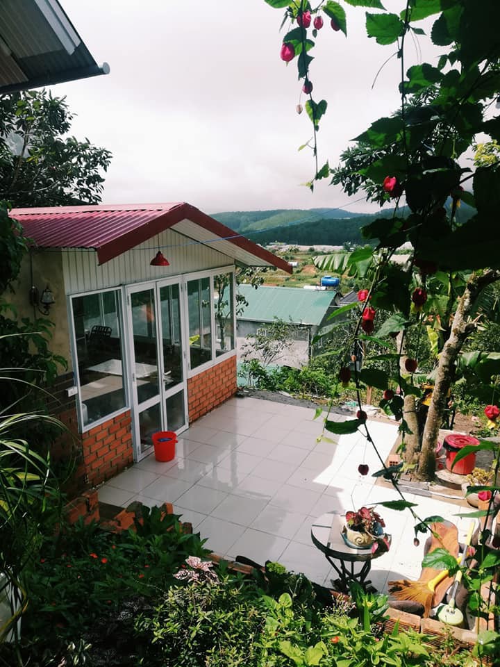 Tố homestay thu phí dọn dẹp tới 900k, nữ khách hàng bị cư dân mạng ném đá ngược vì không có tiền mà đòi đi du lịch