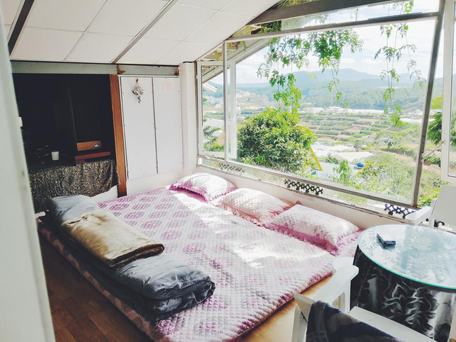 Tố homestay thu phí dọn dẹp tới 900k, nữ khách hàng bị cư dân mạng ném đá ngược vì không có tiền mà đòi đi du lịch