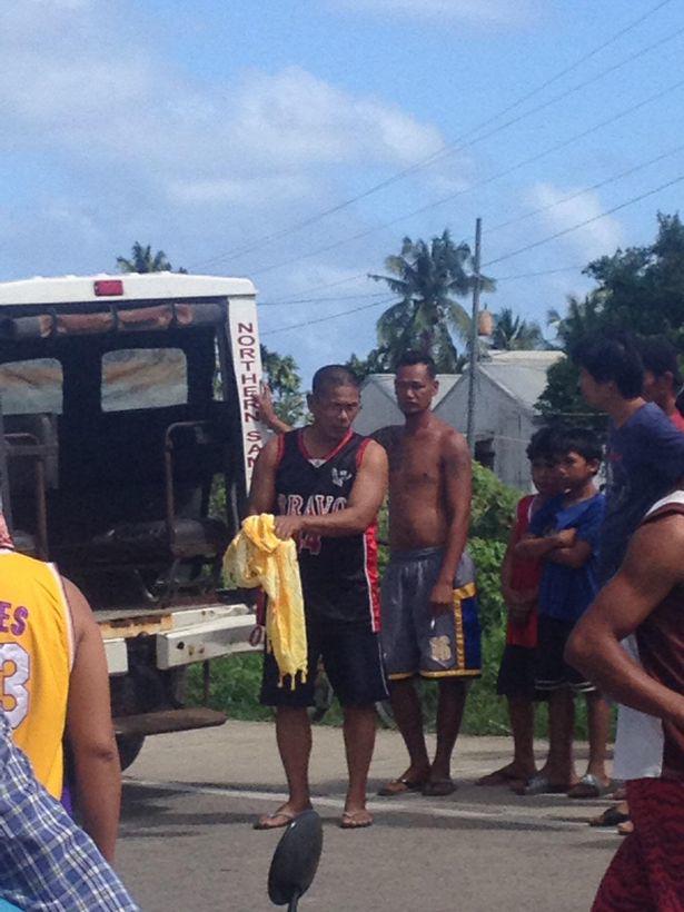 Bé 19 tháng tử vong vì thói quen trùm khăn khi đi xe máy mà nhiều mẹ Việt hay mắc phải