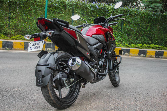 Honda X-Blade ABS mới giá 28,66 triệu đồng, đốn tim phái mạnh