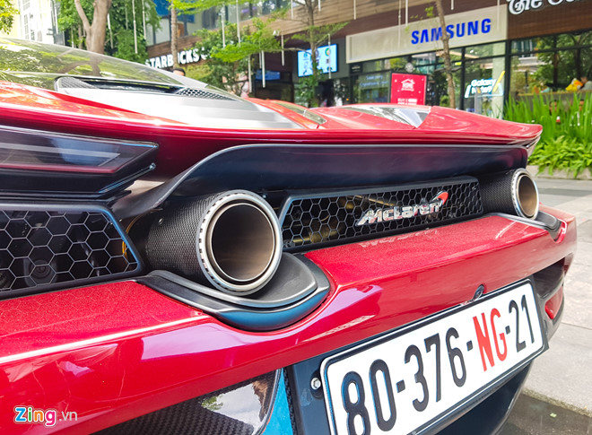 McLaren 720S đẹp long lanh xuống phố Sài Gòn