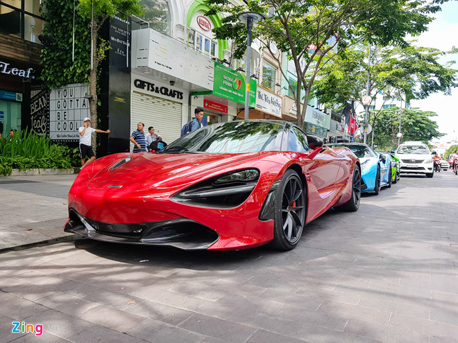 McLaren 720S đẹp long lanh xuống phố Sài Gòn