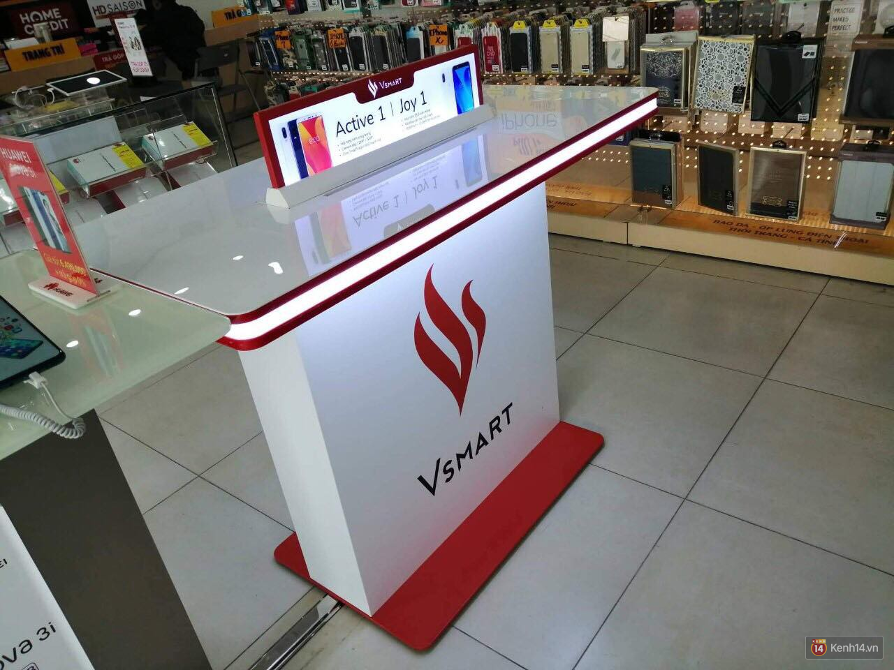 Vsmart lộ diện gần như hoàn toàn trên website đại lý, chỉ chờ nốt giá bán chính thức