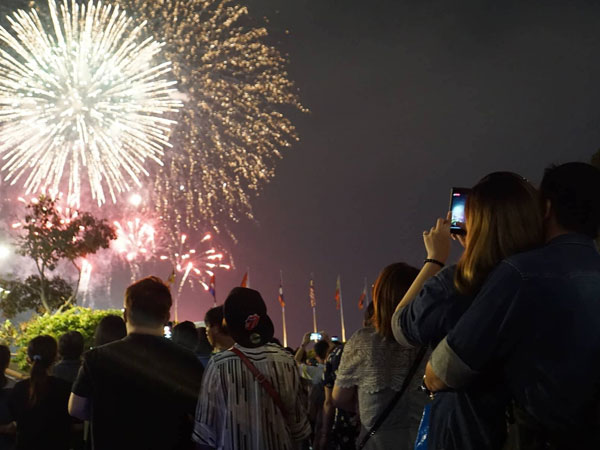 TP.HCM muốn bắn pháo hoa ở 2 điểm mừng Tết Dương lịch 2019