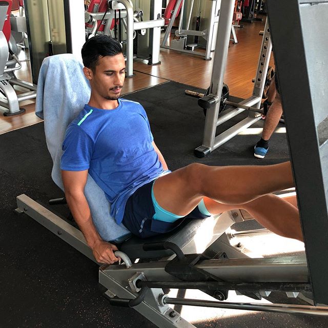 Hình thể vạm vỡ của cầu thủ Malaysia đối đầu Việt Nam ở AFF Cup