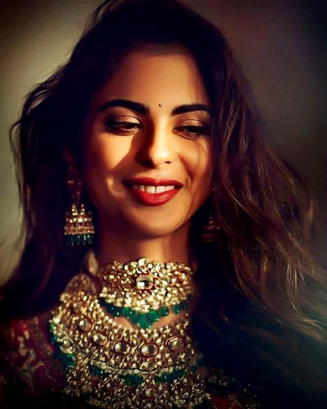 Choáng ngợp trước đám cưới 100 triệu USD của con gái người giàu nhất Châu Á