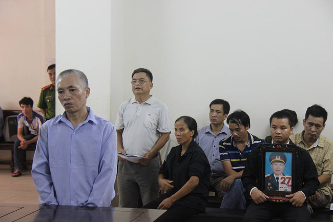 Hà Nội: Tù chung thân cho kẻ trộm điện thoại xong đi qua lán trại đánh tử vong hàng xóm rồi đốt phi tang