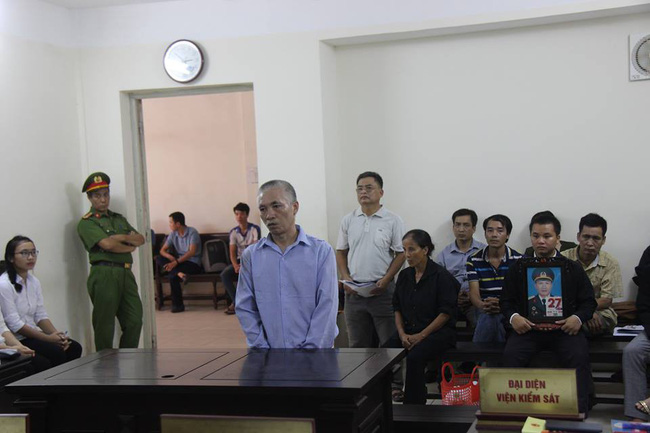 Hà Nội: Tù chung thân cho kẻ trộm điện thoại xong đi qua lán trại đánh tử vong hàng xóm rồi đốt phi tang