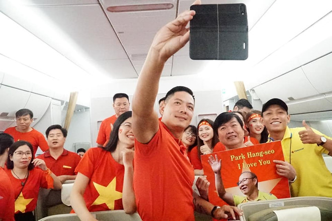 Nhiều nghệ sĩ đã đến Malaysia cổ vũ đội tuyển Việt Nam