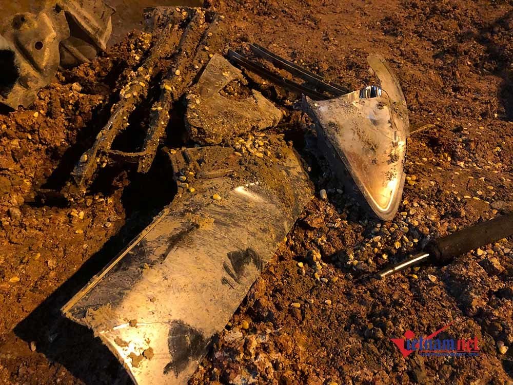 Bà kể phút bế cháu chạy thoát thân khi xe container lao vào