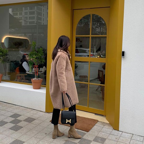 Áo khoác Teddy - chiếc áo khoác mềm mịn như gấu bông chính là item ấm nhất, dễ thương nhất mà bạn nên sắm đông này