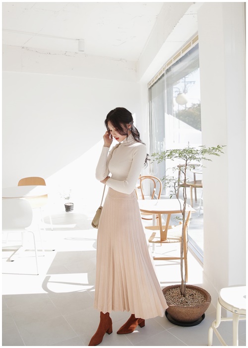 Váy midi: Chiếc váy lãng mạn nhất trong trời se lạnh