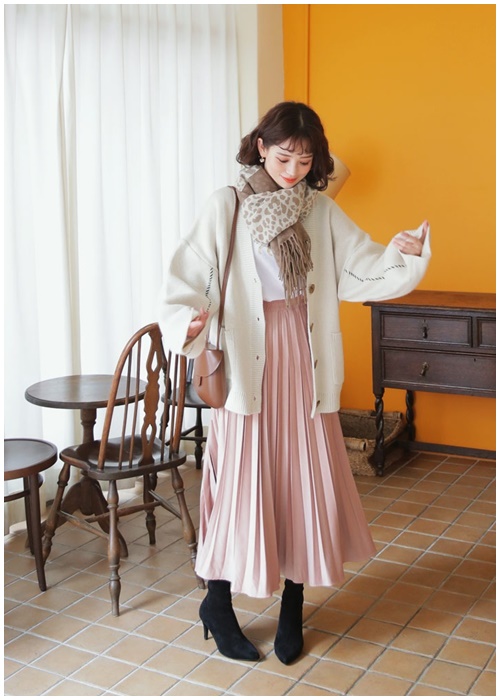 Váy midi: Chiếc váy lãng mạn nhất trong trời se lạnh