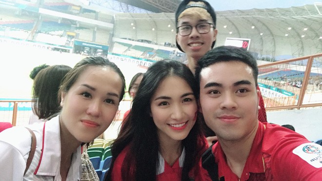 Hoa hậu, ca sĩ Việt bị xúc phạm nặng nề vì xem bóng đá, tỏ tình với cầu thủ