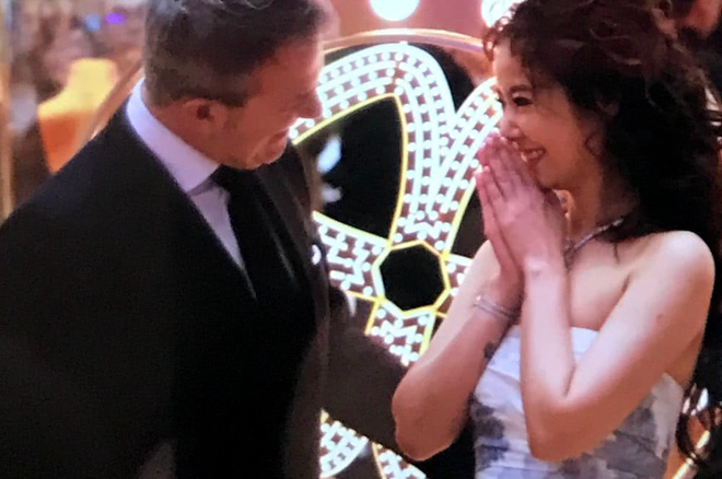 Để tóc xoăn xù mì, Lâm Tâm Như đang từ nữ thần hồi xuân trở nên già chát