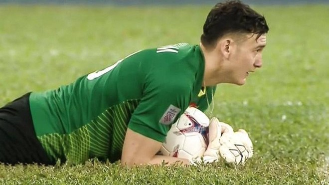 Văn Lâm chắc chắn không bị phạt nguội vì đeo dây chuyền khi thi đấu