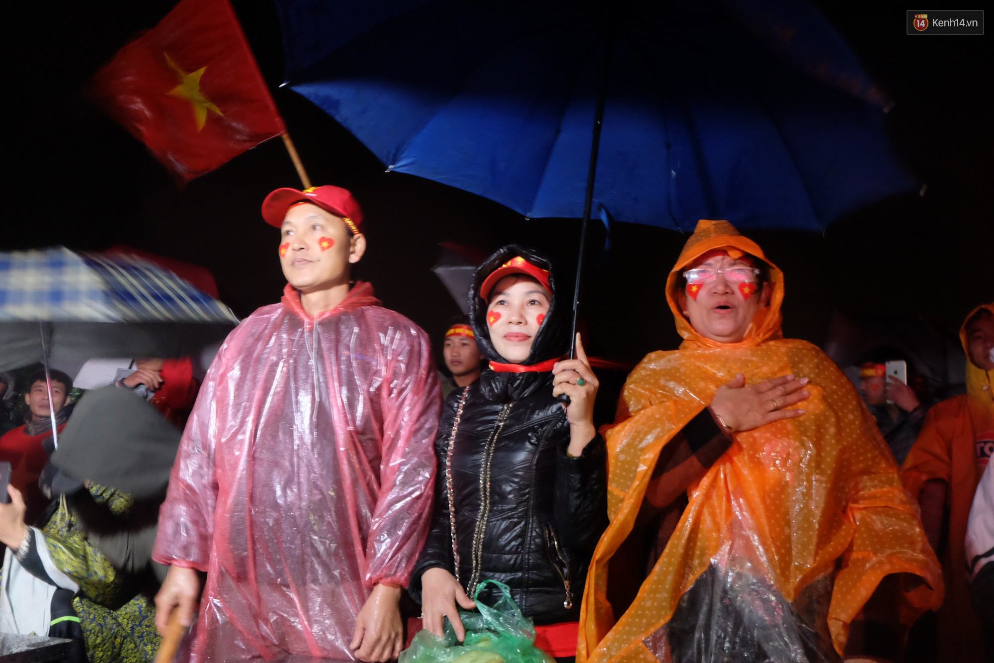 Mẹ Quang Hải nói về kết quả hòa 2-2 trận chung kết lượt đi AFF Cup: Tôi đã dự đoán từ trước, cơ hội chia đều cho hai bên