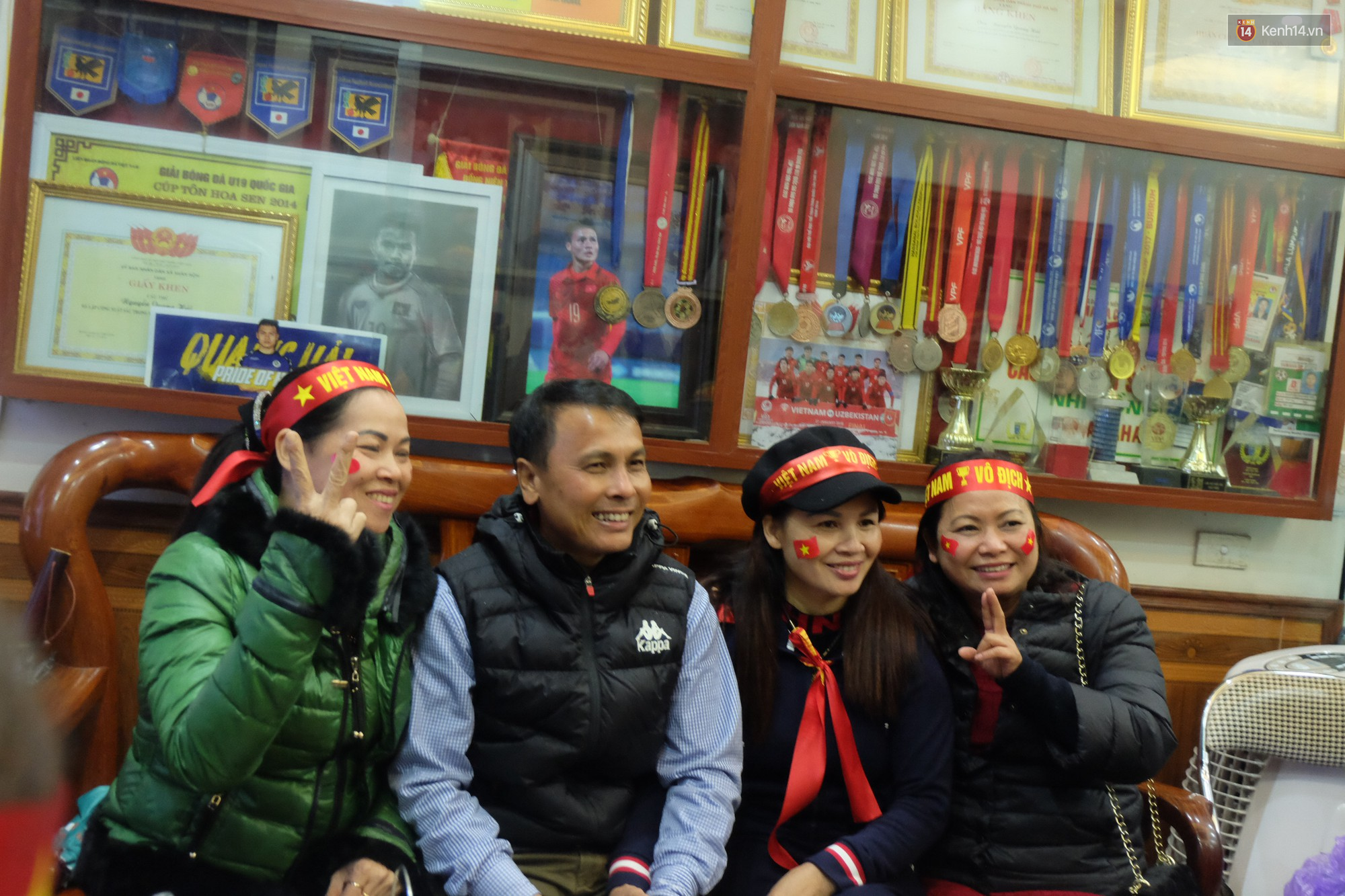 Mẹ Quang Hải nói về kết quả hòa 2-2 trận chung kết lượt đi AFF Cup: Tôi đã dự đoán từ trước, cơ hội chia đều cho hai bên