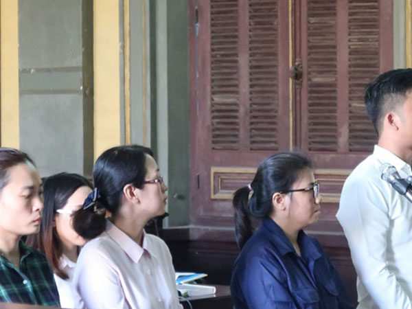 Bà Chu Thị Bình rút 245 tỉ đồng tại Eximbank