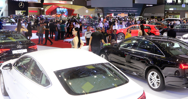 Sức mua cầm chừng, thị trường ô tô chờ bùng nổ cuối năm