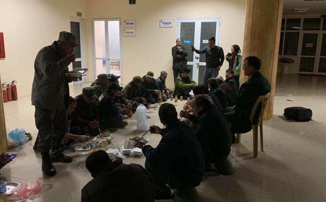 Người xưng thương binh cố thủ đòi mua vé, ăn nhậu tại VFF: Đến bữa thì anh em phải ăn