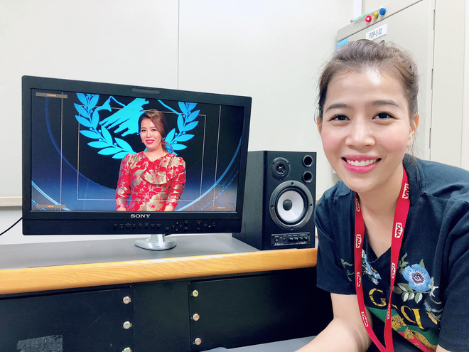 MC Diệp Chi VTV: Nhan sắc mặn mà ở tuổi 32, bất chấp tin đồn ly hôn vẫn hạnh phúc bên con gái nhỏ